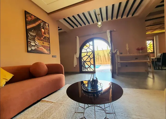 Villa A Marrakech With Warm Pool