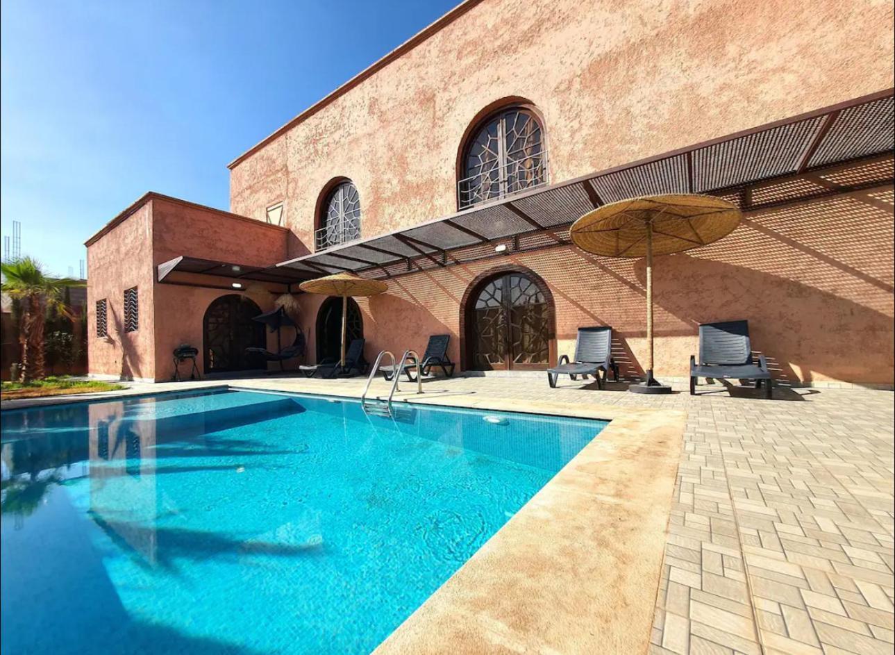 A Marrakech With Warm Pool Villa *